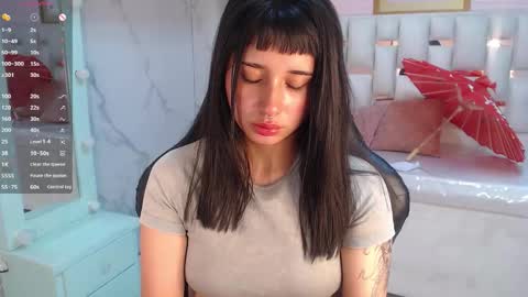 Allysa  online show from 25, 10, 2025