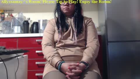 Allyssamay online show from 12, 12, 2024