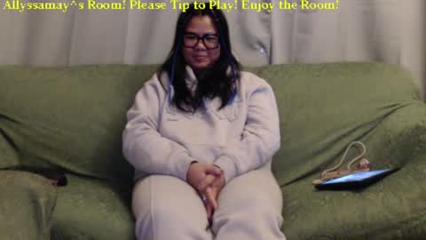 Allyssamay online show from 1, 1, 2025
