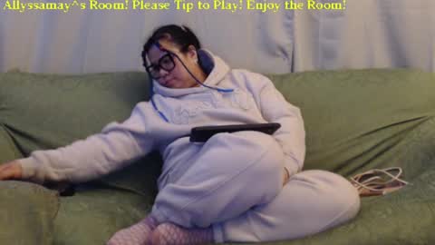Allyssamay online show from 10, 1, 2025