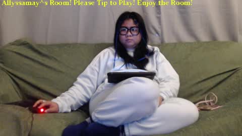 Allyssamay online show from 18, 1, 2025