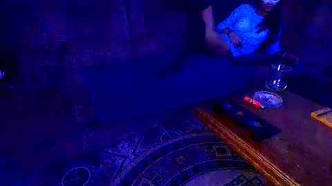 LaraIan online show from 4, 12, 2025