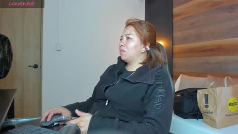ALMA FENIX  online show from 30, 9, 2025