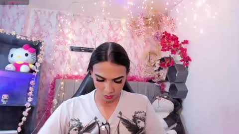 Snapshot of almazz_ chatting on 4, 5, 2026 Santy online show from 4, 5, 2026