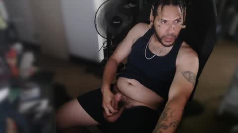 Snapshot of aloha_king chatting on 1, 1, 2025 simplyfaded online show from 1, 1, 2025