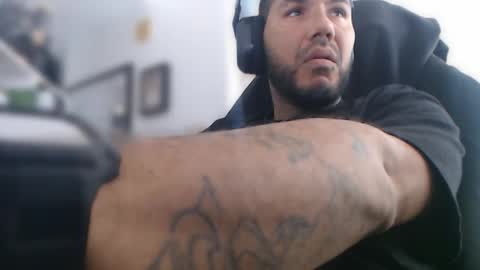 Snapshot of aloha_king chatting on 1, 11, 2025 simplyfaded online show from 1, 11, 2025