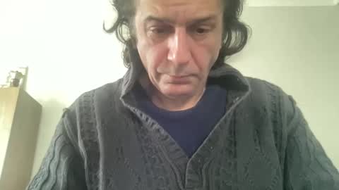 Snapshot of alphandre chatting on 2, 2, 2025 AlphAndre online show from 2, 2, 2025