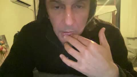 Snapshot of alphandre chatting on 21, 2, 2025 AlphAndre online show from 21, 2, 2025