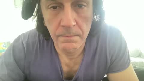 Snapshot of alphandre chatting on 5, 3, 2025 AlphAndre online show from 5, 3, 2025