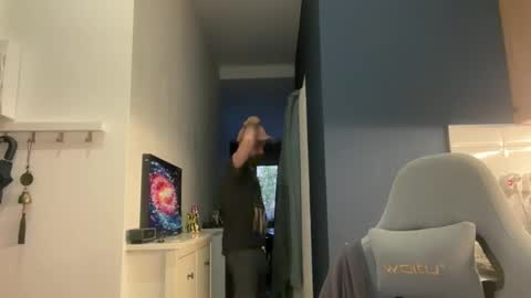 Snapshot of alroca82 chatting on 5, 10, 2025 alroca82 online show from 5, 10, 2025