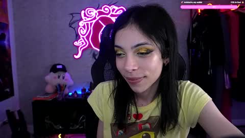 Snapshot of altsofie chatting on 5, 1, 2025 Sofie Kimino online show from 5, 1, 2025