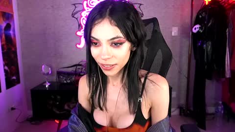 Snapshot of altsofie chatting on 5, 2, 2025 Sofie Kimino online show from 5, 2, 2025