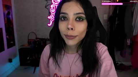 Snapshot of altsofie chatting on 7, 3, 2025 Sofie Kimino online show from 7, 3, 2025