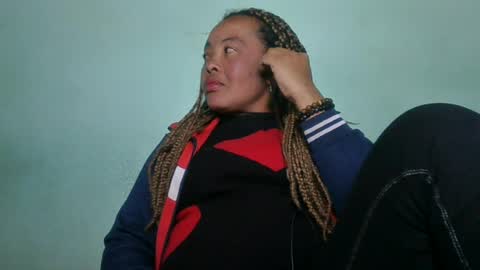 Snapshot of alypierette chatting on 4, 7, 2026 alypierette online show from 4, 7, 2026