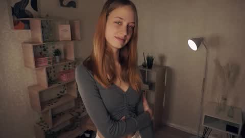 Snapshot of alyshaanzaldua chatting on 14, 10, 2025 Harper online show from 14, 10, 2025