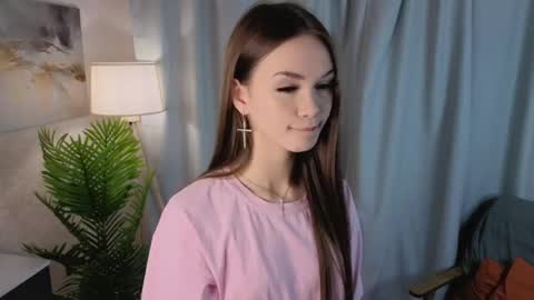 Snapshot of alyshaplescia chatting on 26, 4, 2026 Mona online show from 26, 4, 2026