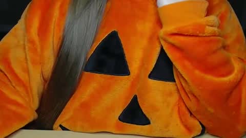 Alyss Skye online show from 5, 10, 2025