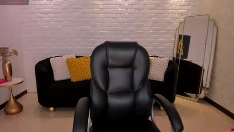 Aly  online show from 8, 11, 2025