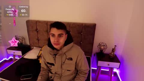 Snapshot of amadeo_wild chatting on 2, 12, 2024 Amadeo Wild online show from 2, 12, 2024