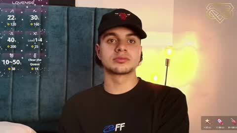 Snapshot of amadeo_wild chatting on 10, 1, 2025 Amadeo Wild online show from 10, 1, 2025