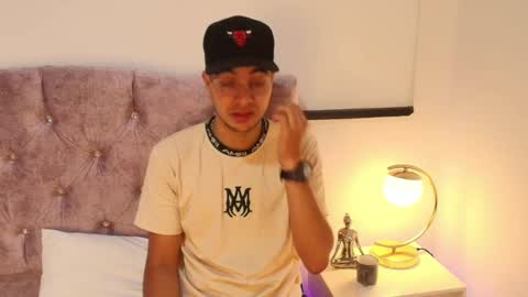 Snapshot of amadeo_wild chatting on 12, 1, 2025 Amadeo Wild online show from 12, 1, 2025