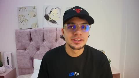 Snapshot of amadeo_wild chatting on 6, 2, 2025 Amadeo Wild online show from 6, 2, 2025