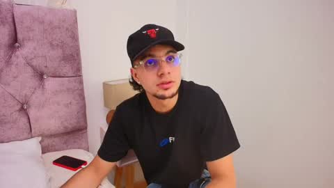 Snapshot of amadeo_wild chatting on 6, 2, 2025 Amadeo Wild online show from 6, 2, 2025