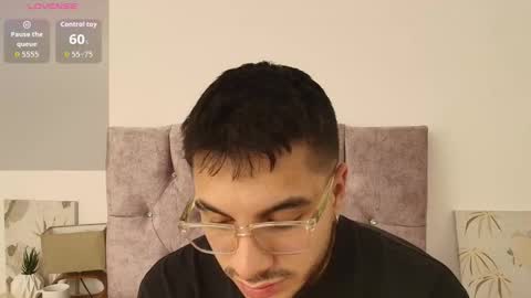 Snapshot of amadeo_wild chatting on 26, 10, 2025 Amadeo Wild online show from 26, 10, 2025