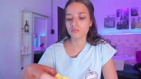 Snapshot of amaia_daniells chatting on 12, 12, 2024 B I A N C A online show from 12, 12, 2024