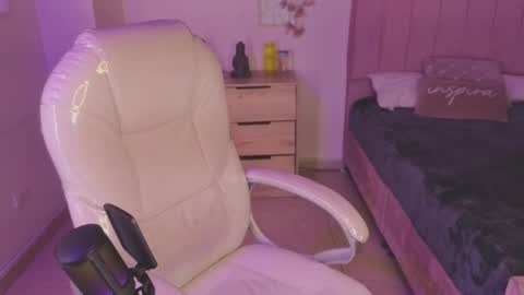Snapshot of amaia_daniells chatting on 24, 9, 2025 B I A N C A online show from 24, 9, 2025