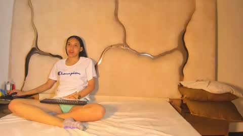 Amia y Sofia online show from 9, 11, 2025