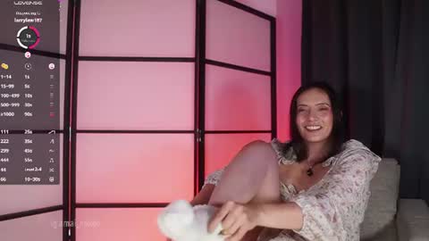 Amai  Sinclair  online show from 23, 7, 2026