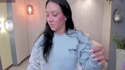 Snapshot of amalia_cruss chatting on 3, 10, 2025 Amalia cruss online show from 3, 10, 2025