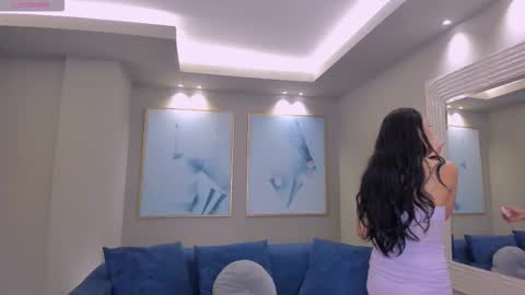 Amalia cruss online show from 9, 3, 2026