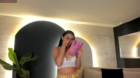 Amalia cruss online show from 5, 4, 2026