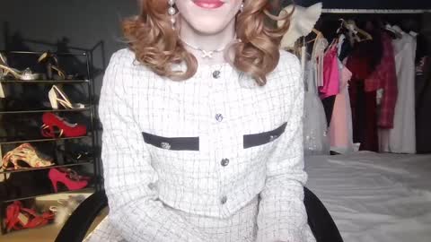 Snapshot of amaliecd chatting on 9, 1, 2025 Amalie online show from 9, 1, 2025