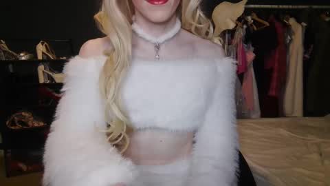 Snapshot of amaliecd chatting on 23, 1, 2025 Amalie online show from 23, 1, 2025