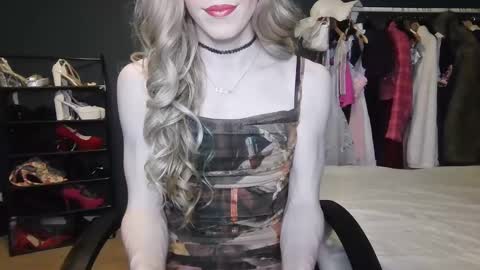 Snapshot of amaliecd chatting on 25, 1, 2025 Amalie online show from 25, 1, 2025