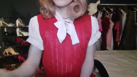 Snapshot of amaliecd chatting on 2, 2, 2025 Amalie online show from 2, 2, 2025