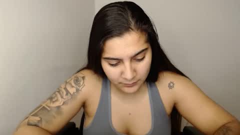 Snapshot of amanda5star chatting on 5, 2, 2025 The queen of the biceps online show from 5, 2, 2025