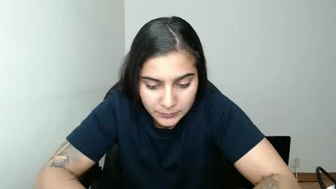 The queen of the biceps  online show from 17, 4, 2026