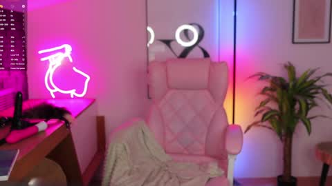 Amanda  fox online show from 7, 2, 2025