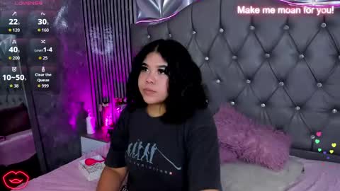 Snapshot of amanda_mooree_ chatting on 17, 5, 2026 Amanda Moore online show from 17, 5, 2026