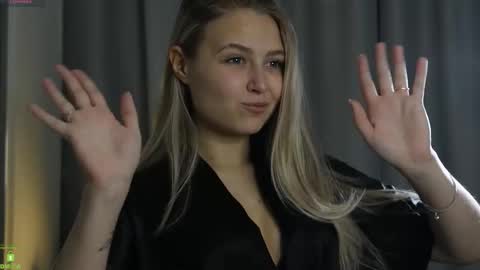 Snapshot of amanda_sayhey chatting on 5, 11, 2025 online show from 5, 11, 2025