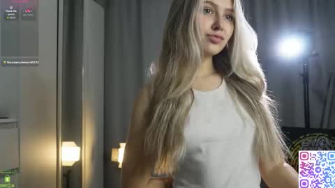 Snapshot of amanda_sayhey chatting on 7, 11, 2025 online show from 7, 11, 2025