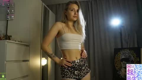 Snapshot of amanda_sayhey chatting on 8, 11, 2025 online show from 8, 11, 2025