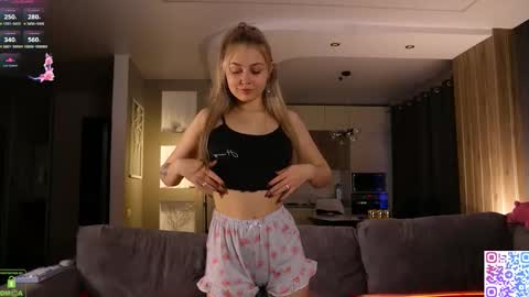 Snapshot of amanda_sayhey chatting on 8, 2, 2026 online show from 8, 2, 2026