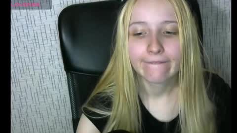 Snapshot of amanda_sherr chatting on 21, 12, 2024 Amanda online show from 21, 12, 2024