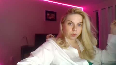 Snapshot of amandainbloom chatting on 2, 12, 2025 Amanda online show from 2, 12, 2025