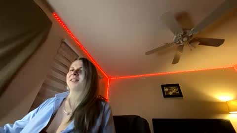 Snapshot of amandainbloom chatting on 16, 4, 2026 Amanda online show from 16, 4, 2026